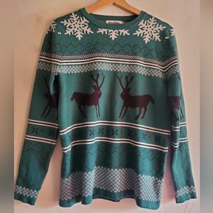 Abollria Christmas sweater size small.